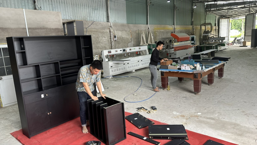 THI CÔNG TỦ TRƯNG BÀY CẦN THƠ